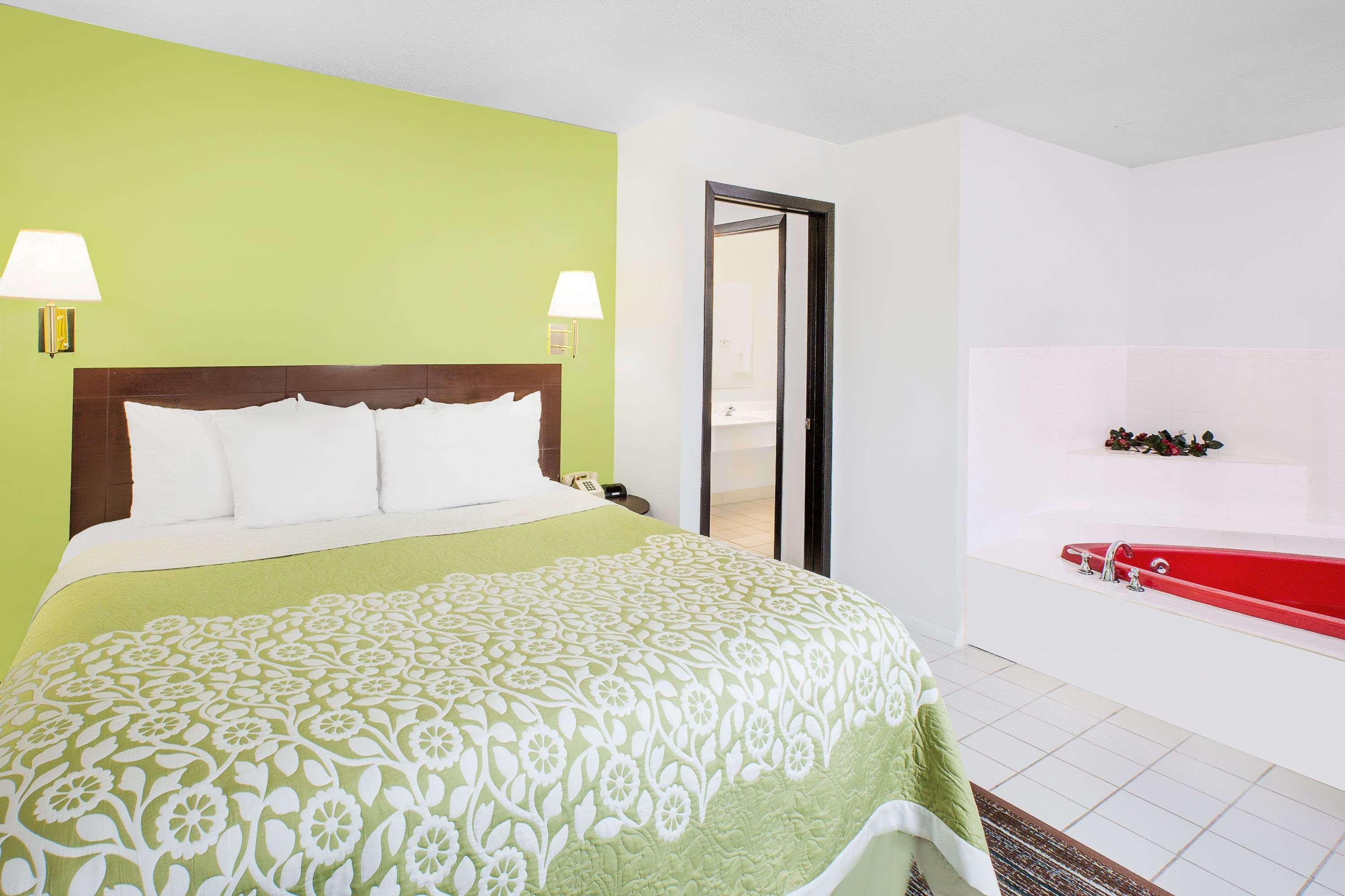 Days Inn By Wyndham York Zewnętrze zdjęcie